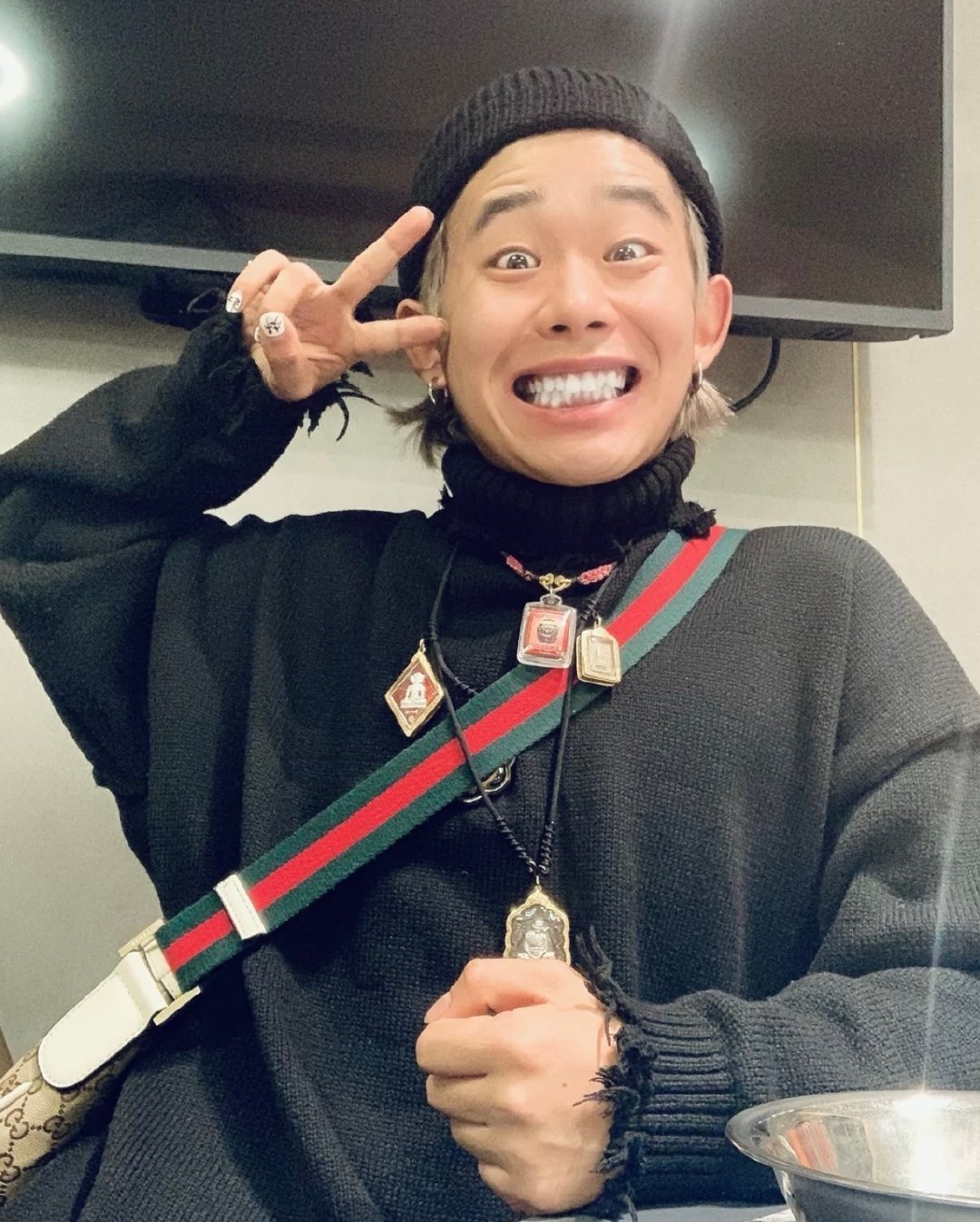 脑溢血|19岁网红脑溢血去世 最近这是怎么了！