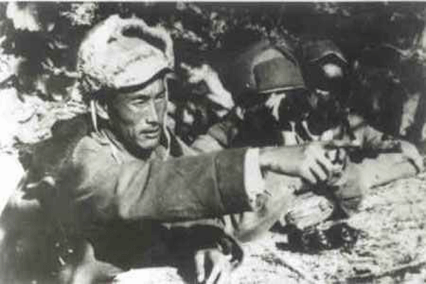 整个军已确定集体转业，瘸子军长突接令赴朝参