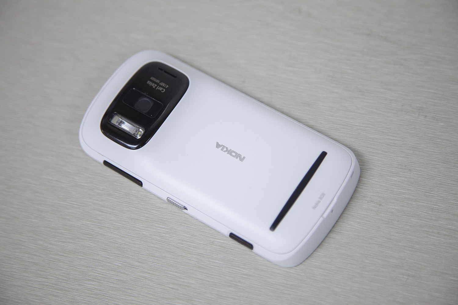 Nokia 808 PureView：影像革命的起点和塞班的绝唱