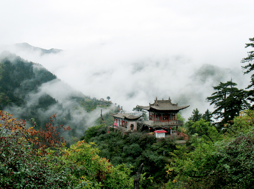 甘肃少有人知的避暑仙境，被称陇右第一名山，夏季最高气温仅18度