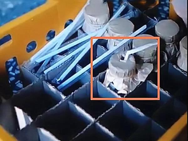 《少年的你》胡小蝶的一个小细节，其实暗示了