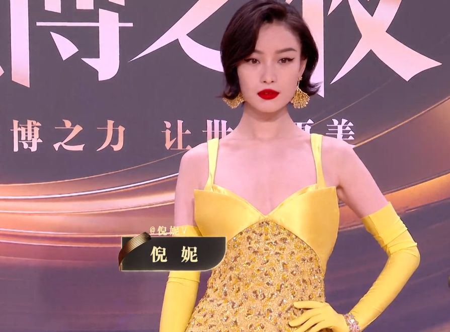 从金鹰晚会到微博之夜，仅过4年，赵丽颖的甜美感为何消失了？