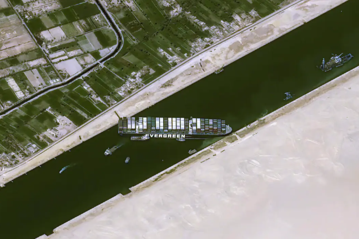 台灣貨輪堵死歐亞最大航道，每天損失800億，全球網友狂玩梗