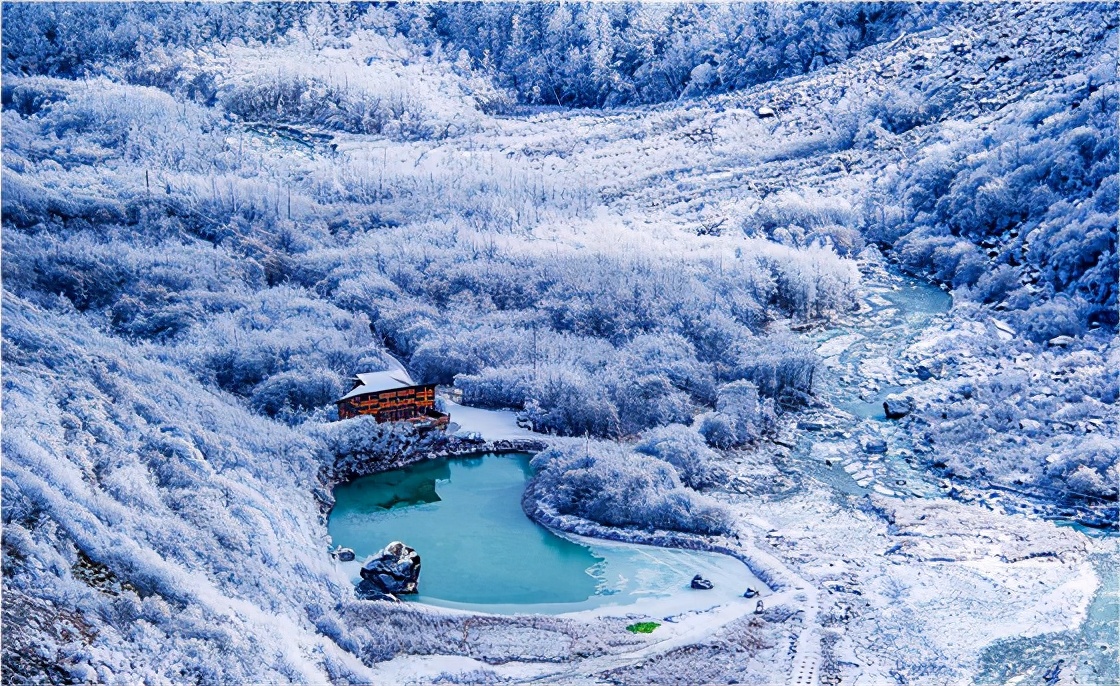 海螺沟温泉康养发展大会暨成渝双城经济圈5A景区联动成功举办