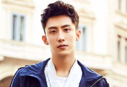 翻车了！邓超结婚纪念日秀恩爱引争议，孙俪的