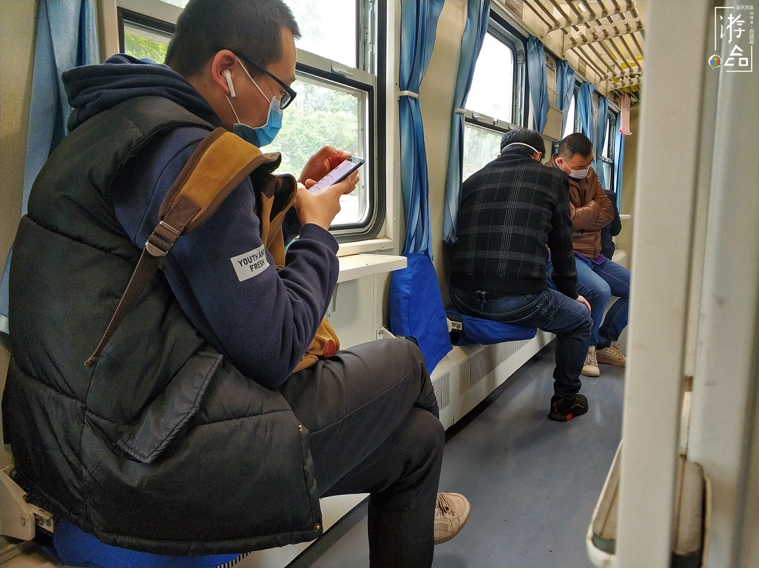 重庆江津火车站：没有售票处，乘客先上车后补票，一天只有2趟车