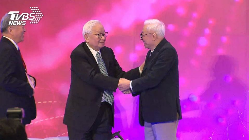 押寶特朗普，台積電騎虎難下，張忠謀對蔡英文心生不滿？