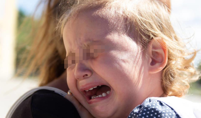 為何嬰兒看到某些人會突然哭泣？ 拋開迷信，來看看科學解釋