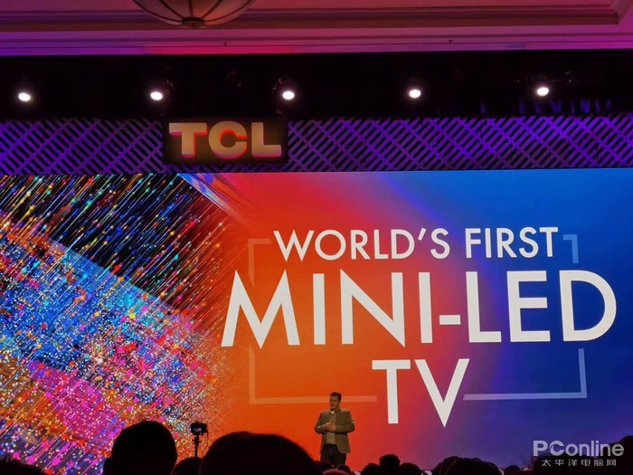 TCL公布第一款5G手机上，折叠屏手机Foldable一同现身