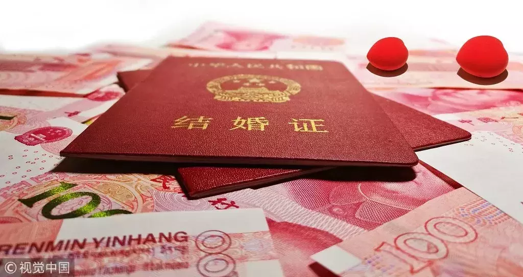婚宴后，丈夫就问妻子要50万嫁妆钱！嫁妆算夫妻共同财产吗？公证员：不一定…