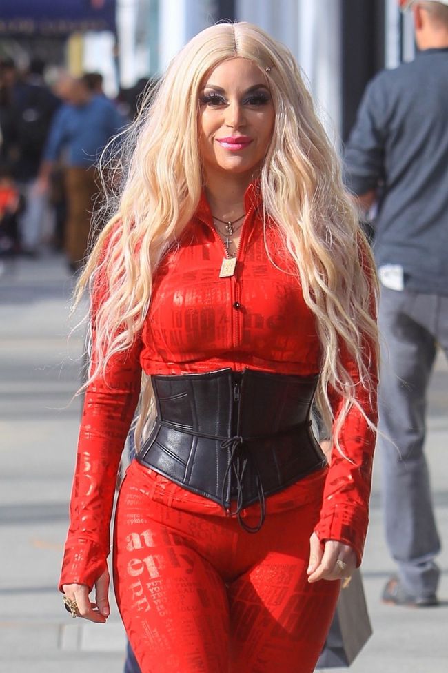 网红美女炫耀独特技巧，不用发生关系，只用意念就能“身心愉悦”