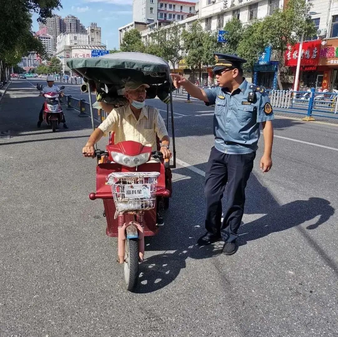 信阳交通运输执法：创建文明城市，交通执法人在行动