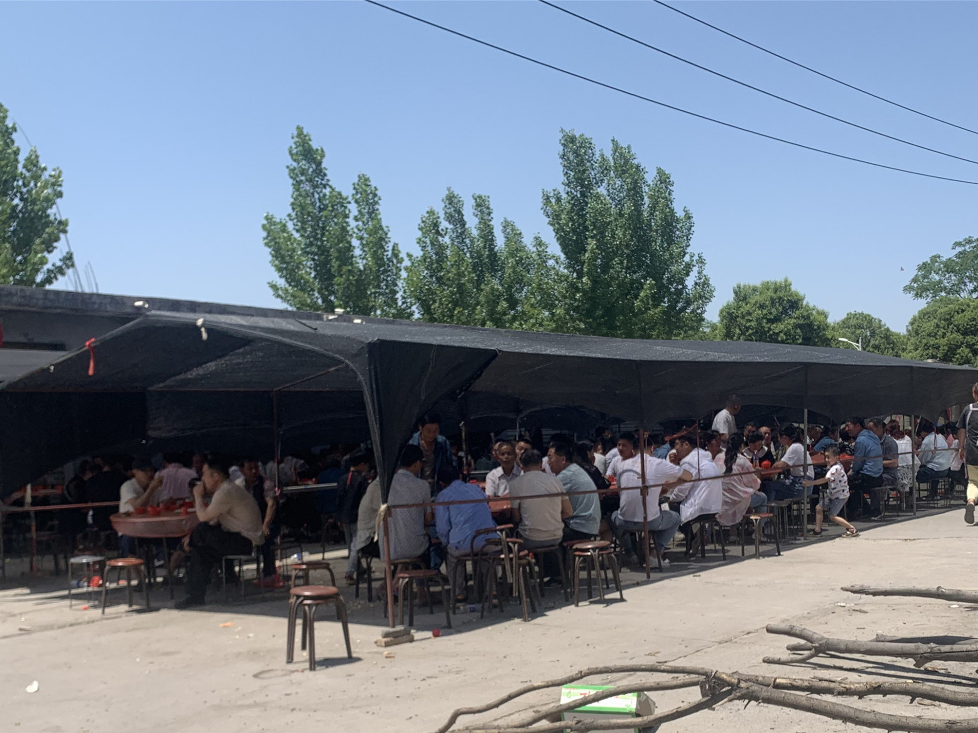 晒晒农村婚宴，大鱼大肉吃的真实惠，才400一桌