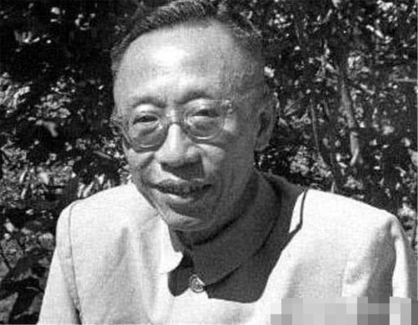 溥仪去看望当年的老太监，太监却直呼3字，溥仪慌了！