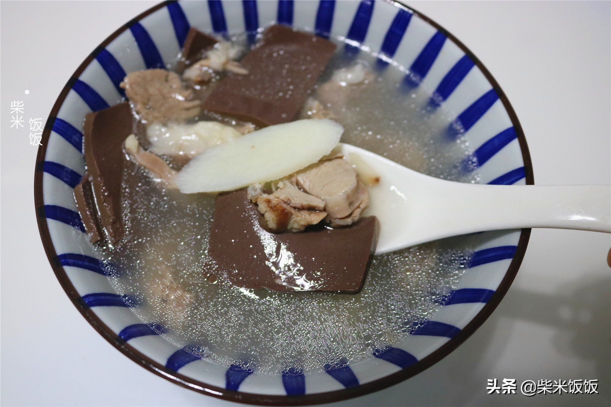 羊肉汤怎么炖？家庭做法很简单，羊汤鲜美香醇，没有腥膻味