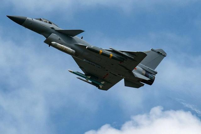 同样中型机，F-16斩获大批订单产量数千，歼10为