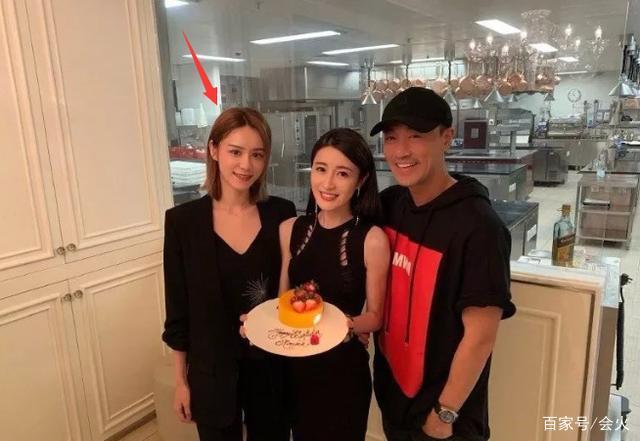 无视张馨月公开吐槽，吴千语社交网站晒鲍鱼显