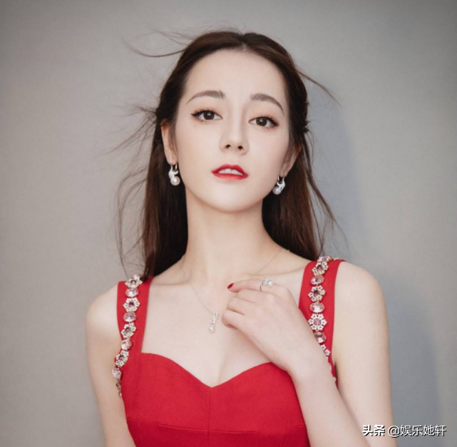 杨紫这次大概又输给热巴了！两部剧热度全被力