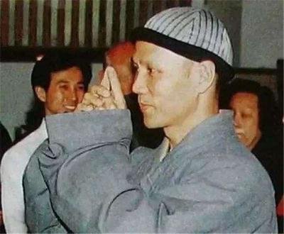 女神赵雅芝，远没你想象的那样单纯，三段情史无缝衔接，她凭什么