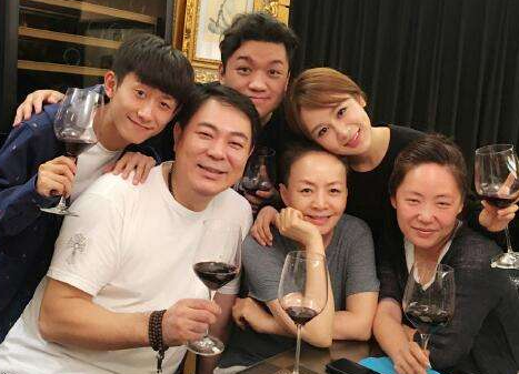 家有儿女：张一山恋爱了？对方不是杨紫而是她