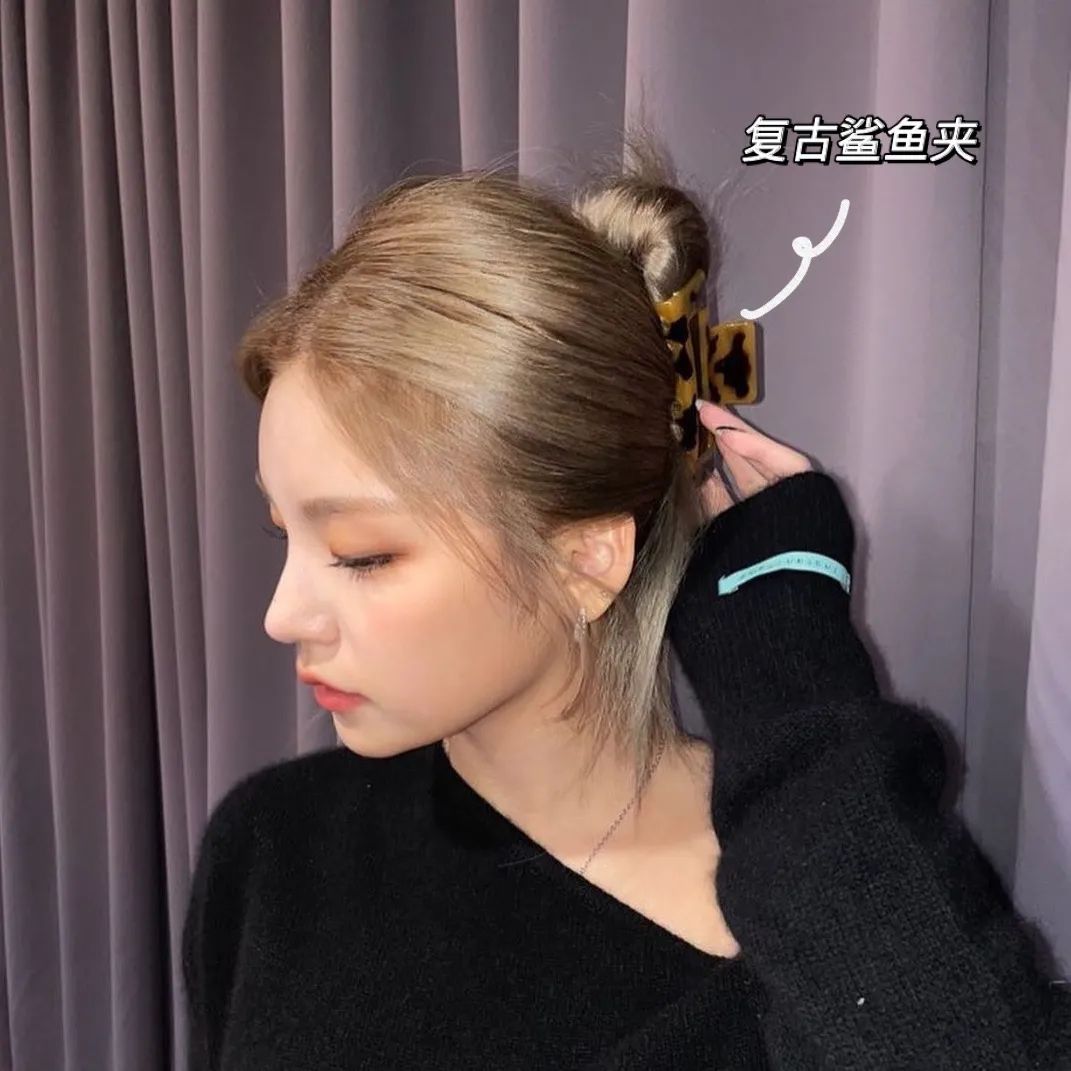 别再“披头散发”了！这4款冬季发型才够美够撩