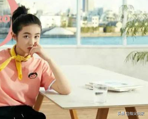 有种“有钱妹妹”叫张子枫，承包彭昱畅所有帽