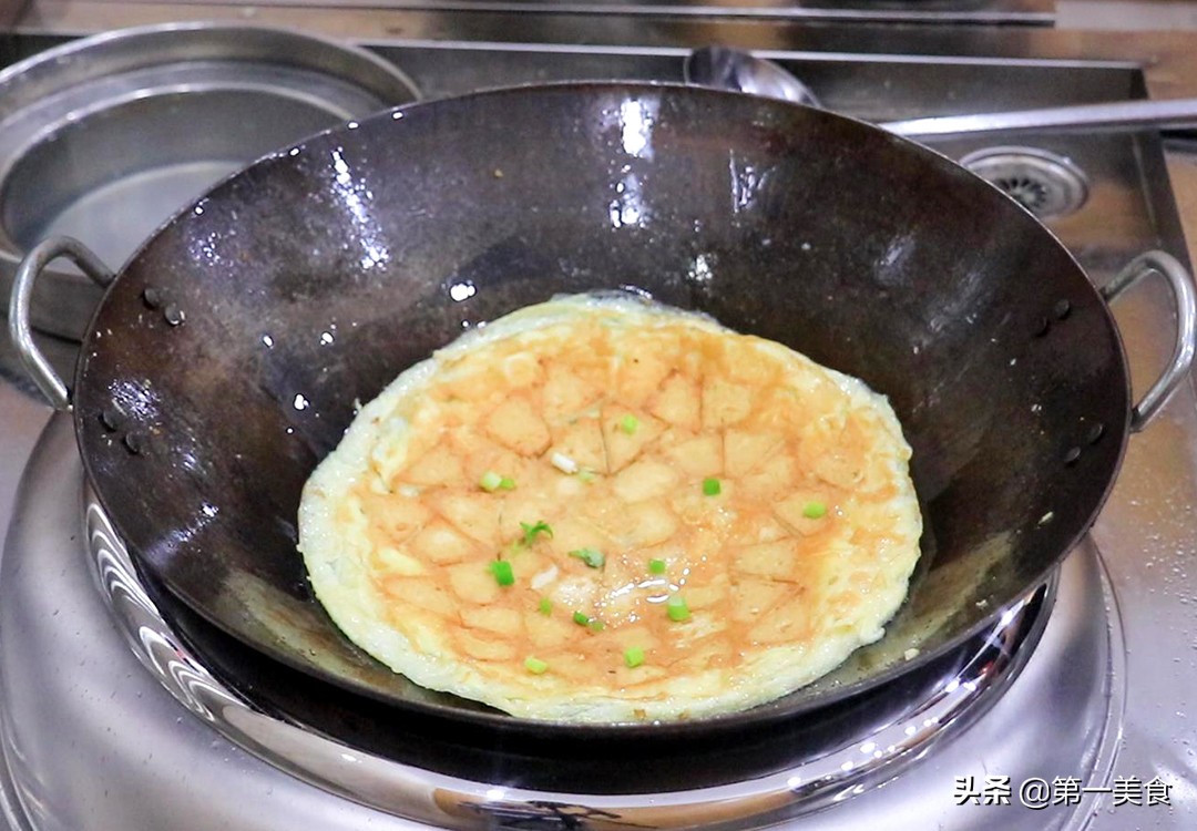 图片[7]-【豆腐鸡蛋饼】做法步骤图 金黄香酥 轻松解决家人早餐-起舞食谱网