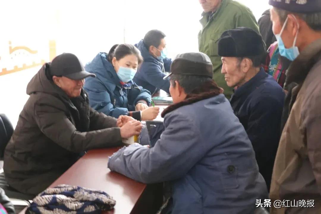 赤峰市蒙中医药“医播歌乐”联合党委开展送健康 送温暖志愿服务活动