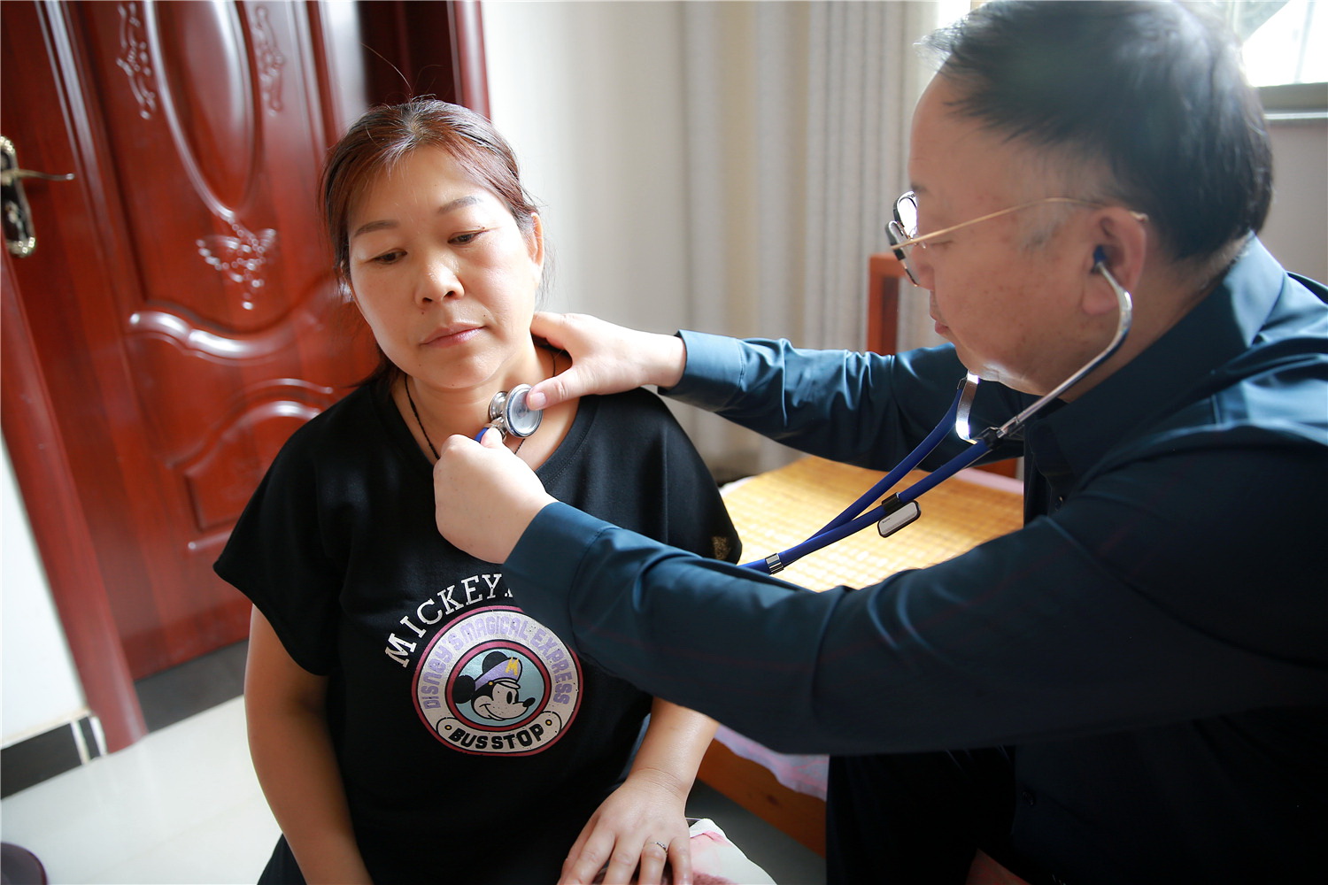 捐资助学公益行大爱尽在春寿堂