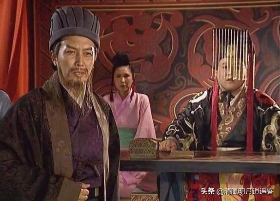 诸葛亮临死前刘禅问了一句话，诸葛亮立马就明