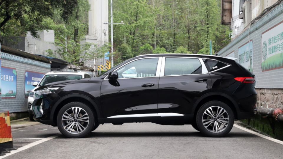 月均1700元左右，2.0T四驱的哈弗F7用车成本高吗？