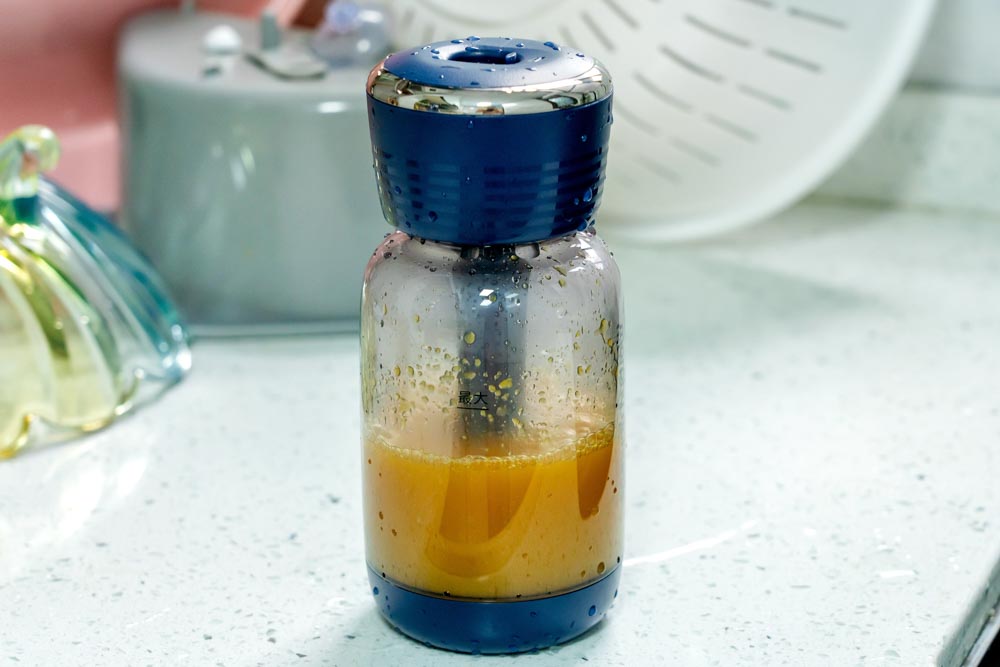 摩飛氣泡原汁機(jī)評測：汁渣分離徹底免清洗，更有充氣功能更勁爽