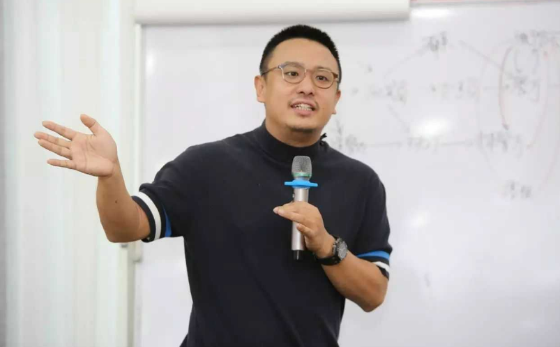 2年前，将饿了么卖给马云，套现665亿的外卖小哥，现状如何？