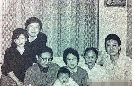 才子王朔的情史，和他背后的三个女人