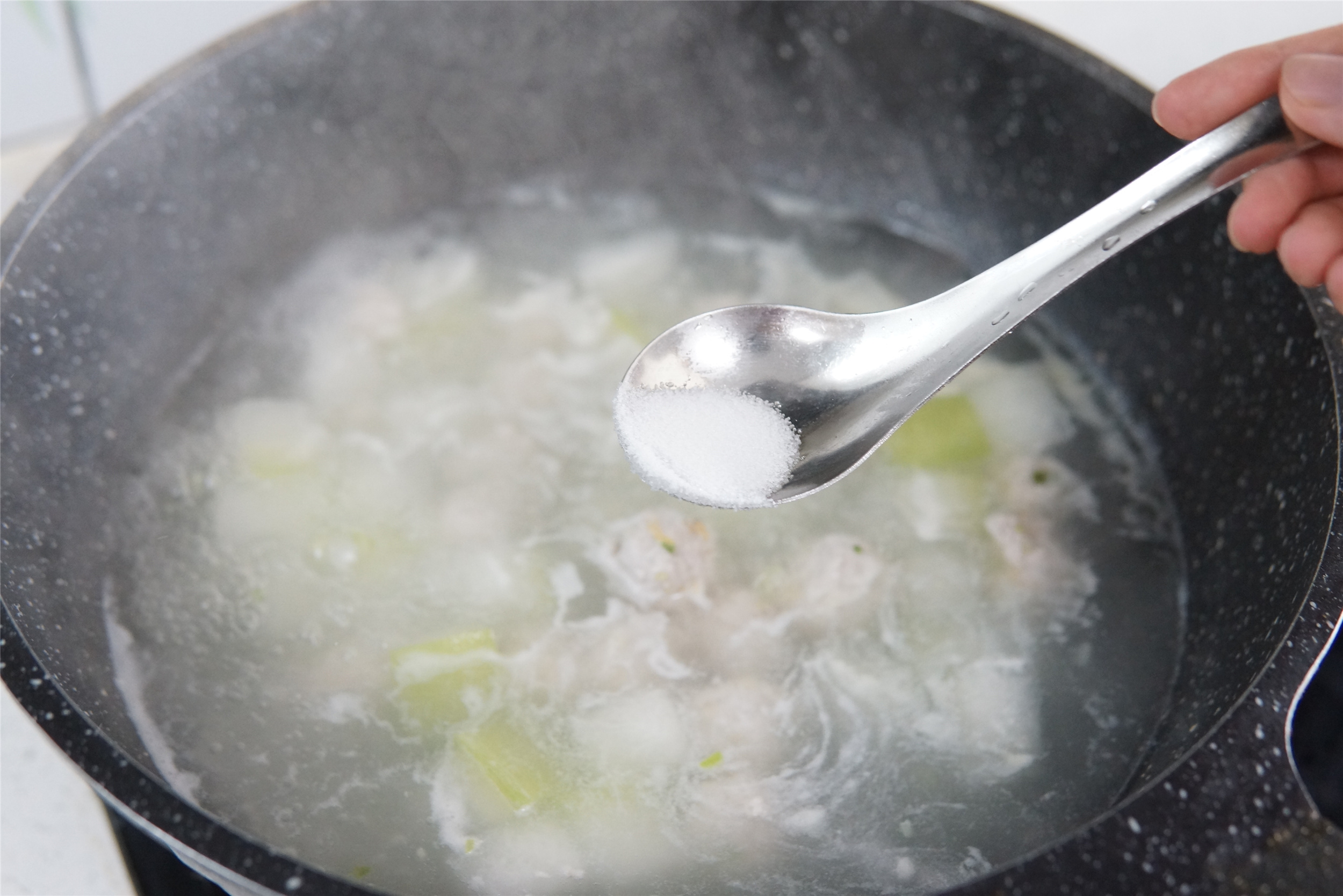 临近立秋，多用冬瓜煮这道汤，养人还降秋燥，鲜香味美值得常喝