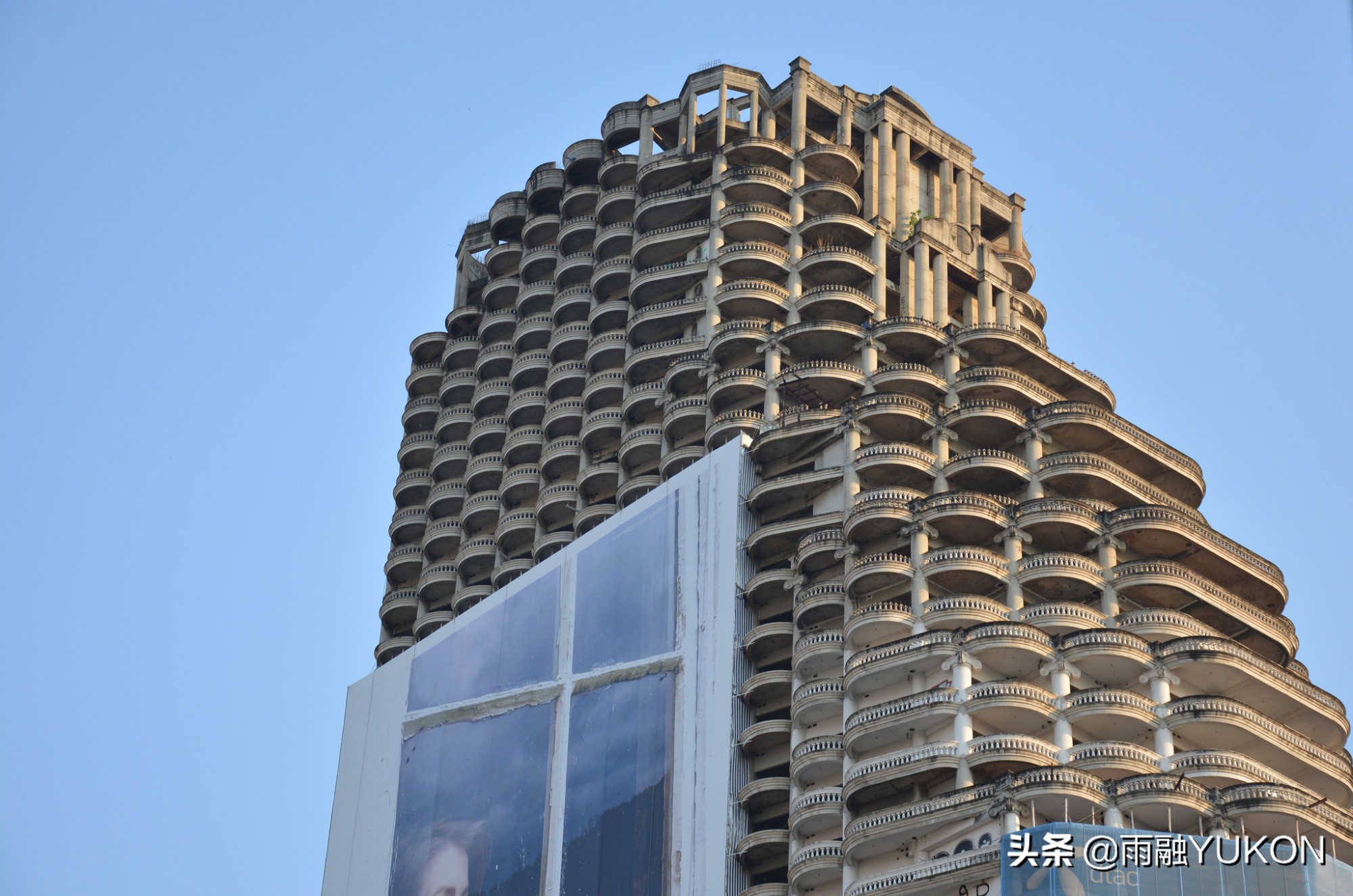 被人當(dāng)作鬼樓的摩天大樓：建成80%卻爛尾23年
