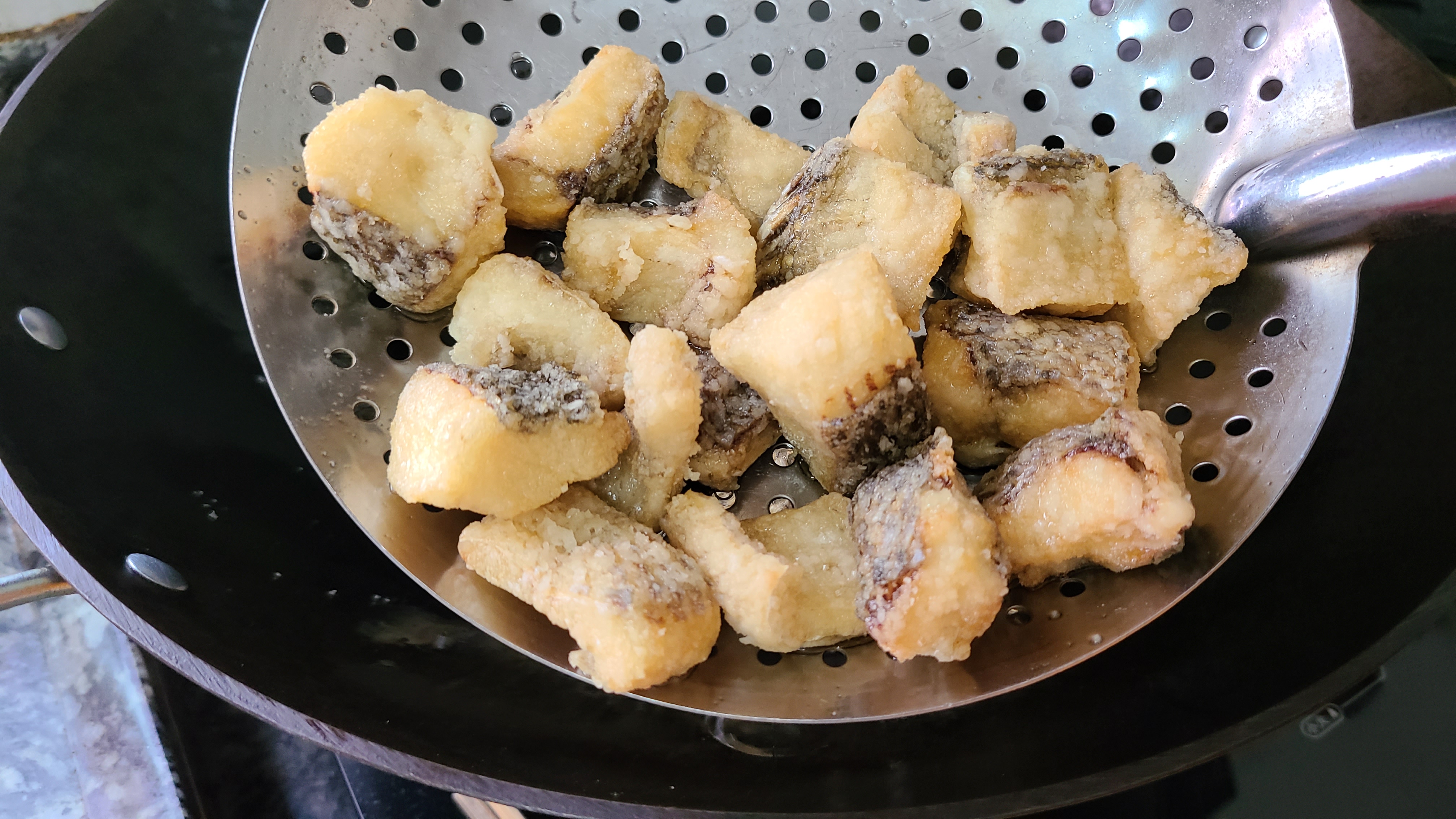 家常版的糖醋鱼块，酸甜开胃又好吃，这一道家常菜，全家都喜欢