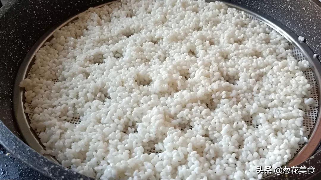 糯米新吃法，這種做法第一次見，軟糯、鹹香好吃，一口一個真好吃