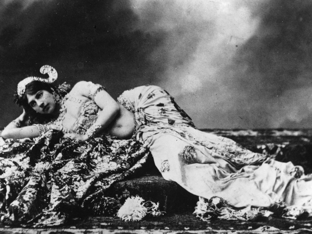 一战最美双面女间谍：性感尤物，身材妖娆，被