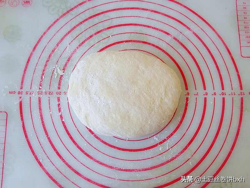 花生米的新吃法，用平底鍋做成小麵點，口口留香，老少都愛