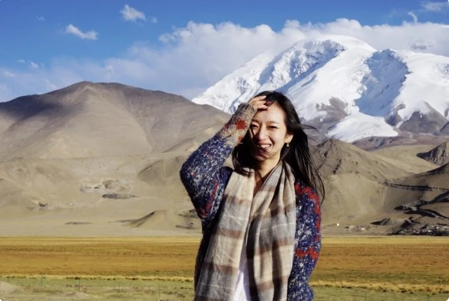 王治郅和二婚妻子近况：两人生活恩爱，妻子身