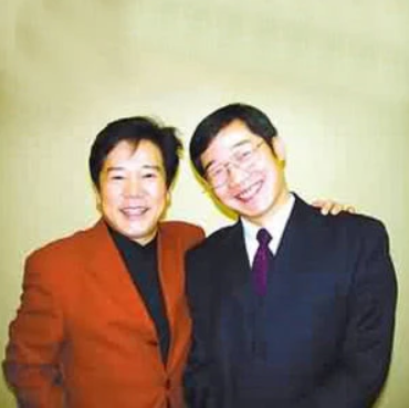 相声演员大兵捧场徒弟茶馆，网友：童年偶像又