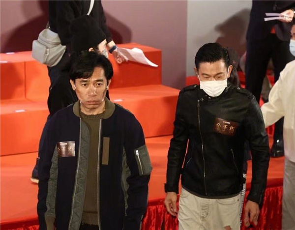 两大男神世纪同框！梁朝伟刘德华再度合作，前者状态稍逊一筹
