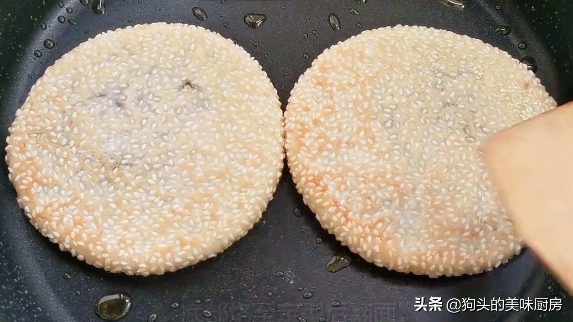 愛吃糯米粉的不要錯過，學會這樣做，外酥裡糯，香甜不粘牙