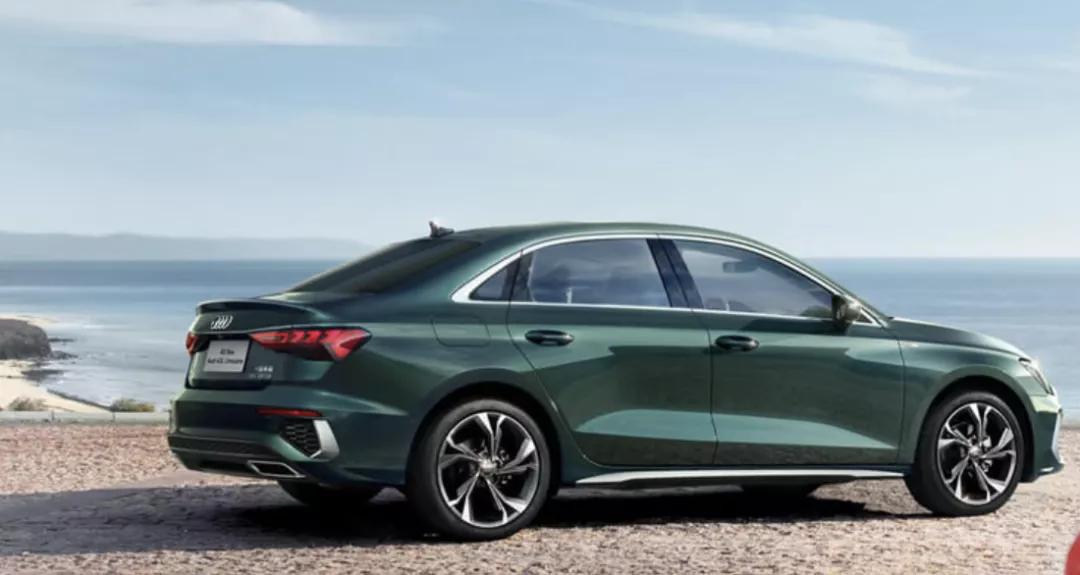 豪华紧凑型轿车的加长对决，奥迪A3L与奔驰A级谁更值得买？