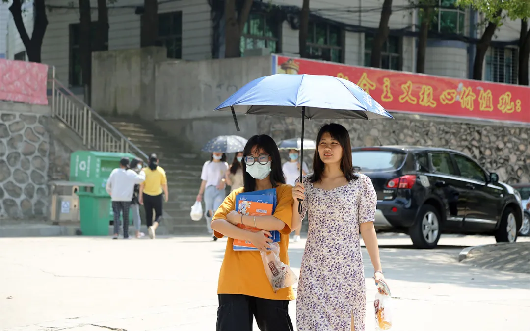 阔别整整8个月，鄂州这所大学开学啦！久盼、重逢、拥抱