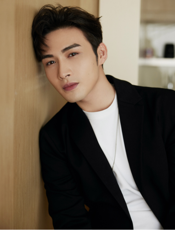 The Qin Dynasty of Zhang Binbin Piao puts the special report " contrast " let an audience see me different