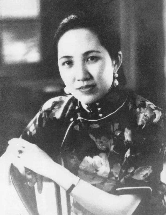 10年前丈夫意外坠楼去世，膝下无儿无女，如今刘雪华过得怎么样？