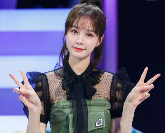 招黑体质逆风翻盘？舞台表演惊艳众人，网友直呼：快成团吧