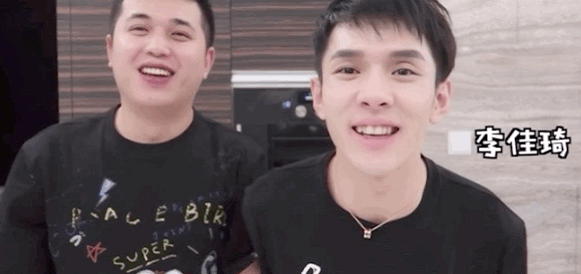 李佳琦的小助理升级付总，宣布退出直播间，功